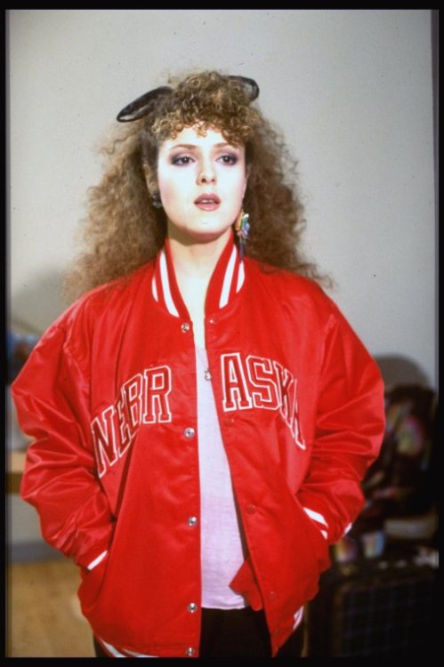 so-discreetly-sympathetic:Bernadette Peters for Song and Dance, photographed by Martha Swope.