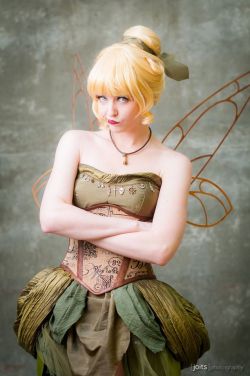 queens-of-cosplay:  Steampunk Tinkerbell