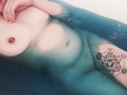 shibari-bun:  This almost looks like a watercolour painting ~  [18+ blog. Don’t delete caption or self promote] 