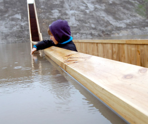 garrisons-burning-down:  edwardspoonhands:  escapekit:  Moses Bridge This sunken bridge designed by Ro & AD Architects from the Netherlands, has in fact parted waters. The bridge is in the Netherlands and it is the most practical and fun way of