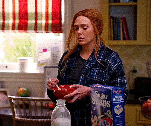 elizabetholsens: tfw you use milk from the 50s, which was actually just a few days ago, on cereal yo