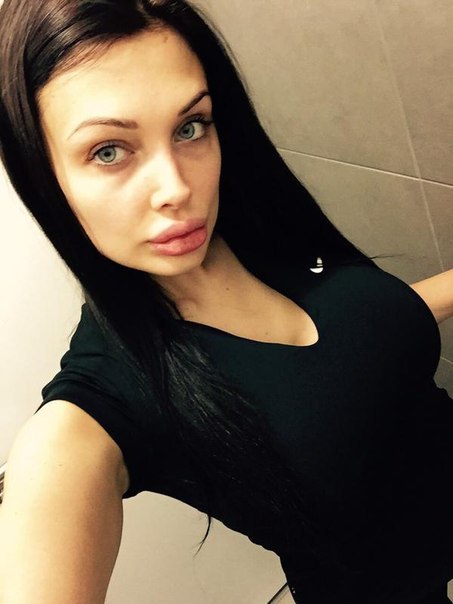 therealalettaoceanxxx:  Absolutely no makeup and booty game plus 10! &lt;3 XOXO