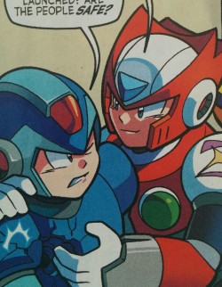 awkwardmegamanphotos: Comic, why. X’s face in the first two panels: “Zero, I’ve taken significant damage. Why are you smiling like that?” (Also 400th post. Yay?)  Huh, so that’s what Zero’s helmet looks like from the back.