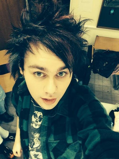 dammittlouis:  So these are the latest 5sos selfies      One of these is unlike the others. :P
