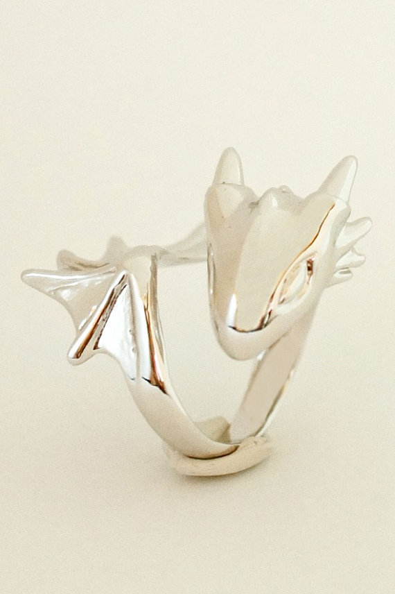 geek-studio:  Dragon and Unicorn Rings by MONVATOOLondon   I need those dragon rings