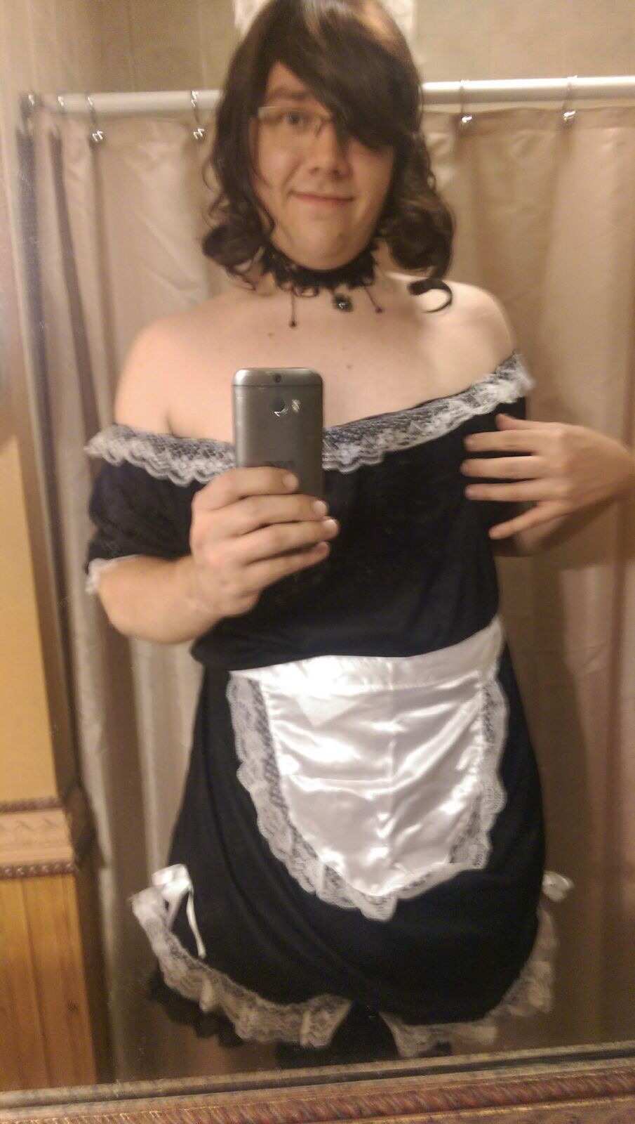 sissyfag2own: sissypaula79:   Sissy Maids of KIK.  Every hundred notes will reveal
