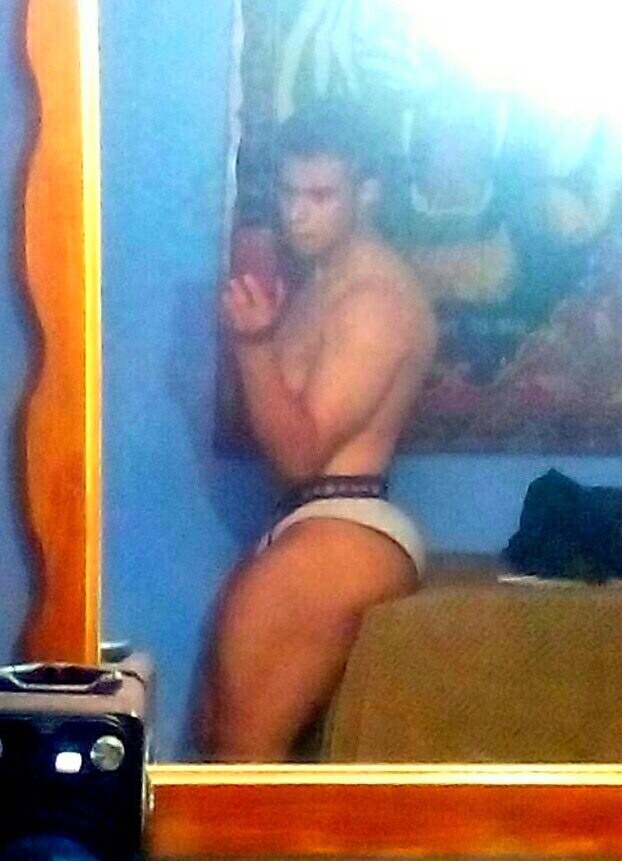 asskingz:  Follow @asskingz For ass 24/7!!!!
