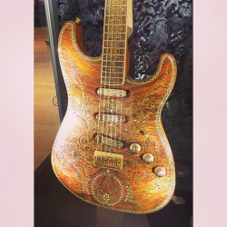 mmguitarbar:  I’m told this costs a million dollars. Garish or glitzy: YOU be the judge. #guitar #custom #customshop #fender #fenderguitars #strat #stratocaster #inlay #precious #jewels #million #crazy #garish #glitzy #corona  (at Fender Visitor Center)