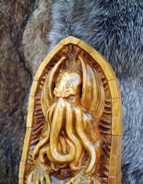 voodoocarving: H. P. Lovecraft most famouse creature - ancient evil known as a Cthulhu Carved from b