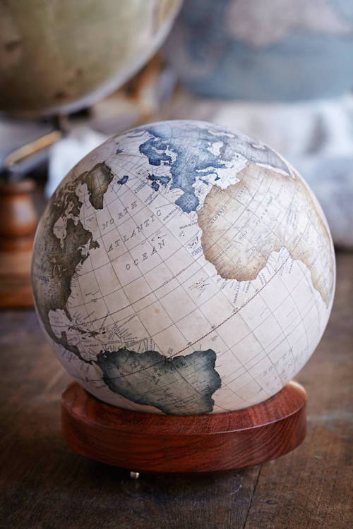 mymodernmet: Bellerby &amp; Co. Globemakers: One of the World’s Only Globe-Making Stu