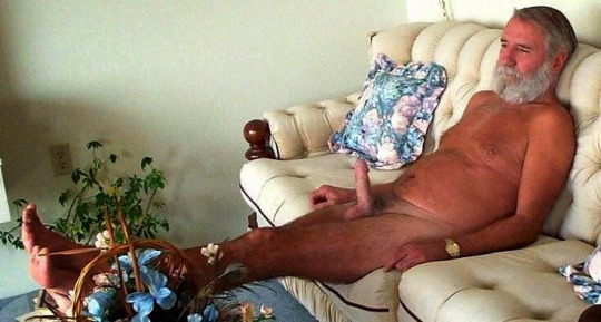 MatureMenPics