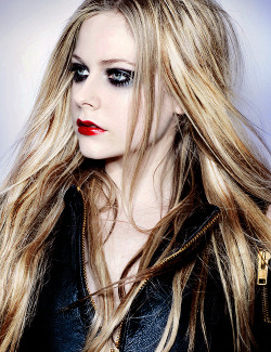 avrilstrong:  Almost 5 years since Avril