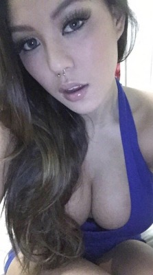 selfysgalore:  She’s so fine