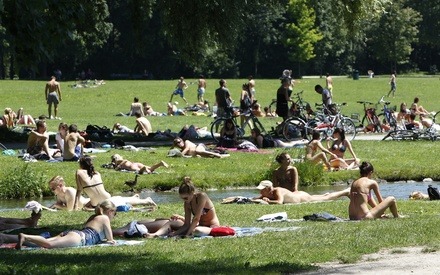nudiarist:  Why Munich Went Ahead and Set Up 6 Official ‘Urban Naked Zones’ -