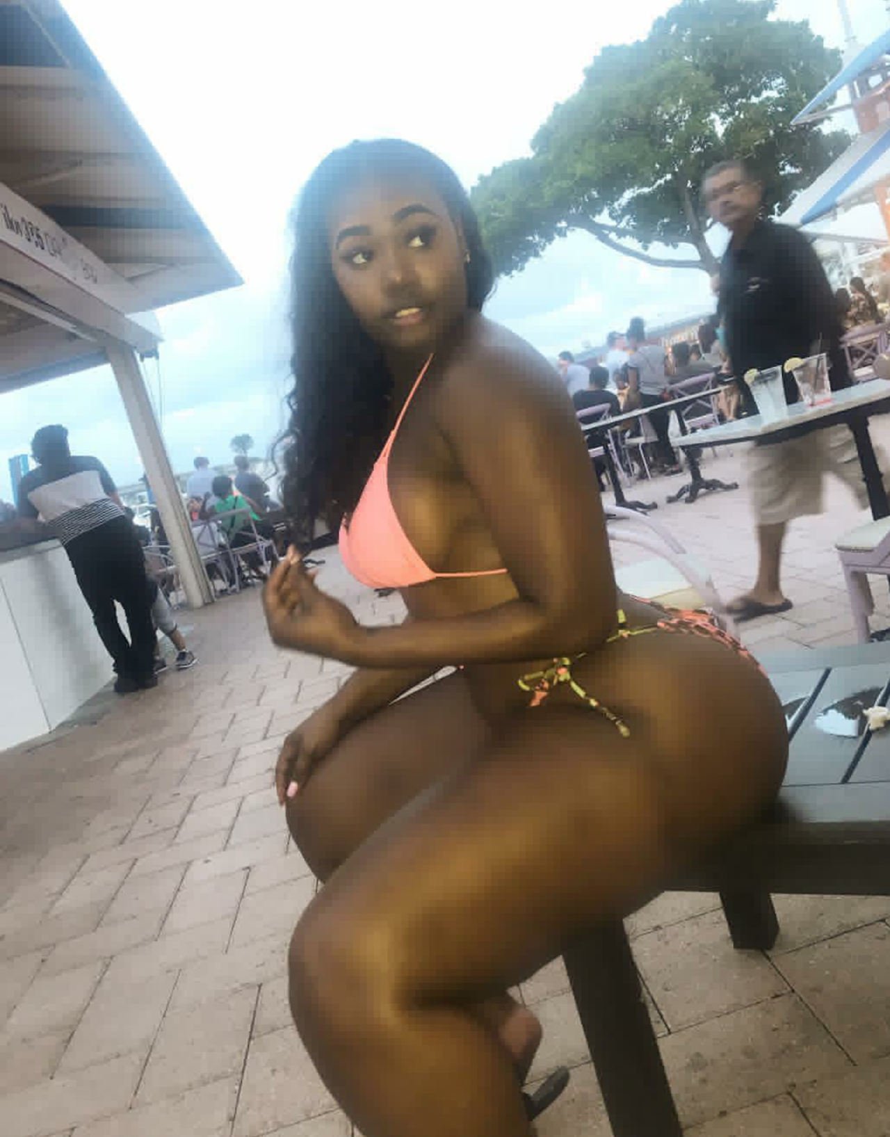 dolemite666:  fletchertrowan:  doubl-d:@_realcharming Melanin Queen  OhhhWeee®