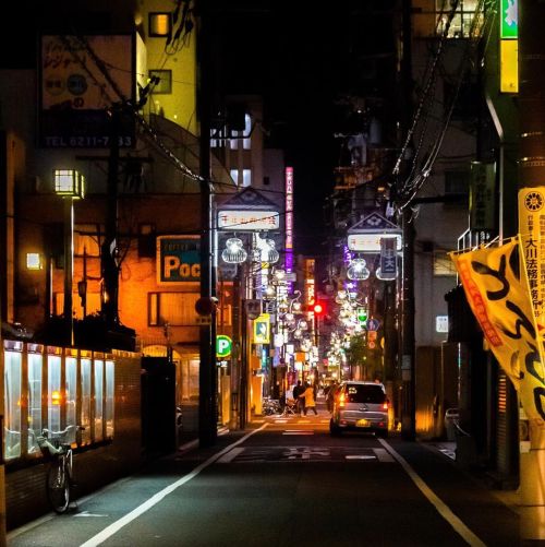 Back street in Osaka. If you haven’t been, you need to check out this amazing city! #japan #to