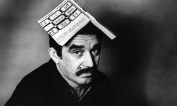 hermionejg:  Los seres humanos no nacen para siempre el día en que sus madres los alumbran, sino que la vida los obliga a parirse a sí mismos una y otra vez. - Gabriel García Márquez (March 6, 1927-April 17th, 2014)[human beings are not born once