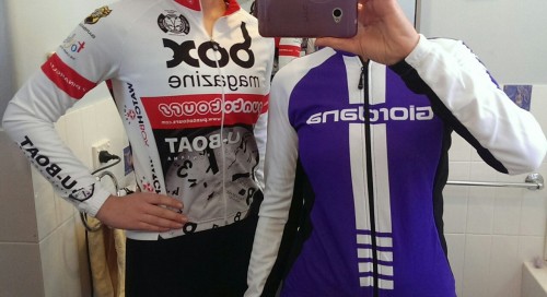 mari-musing: Even at 11.00am it’s still nippy enough to bring out the fleecy jerseys. Pre-ride jerse