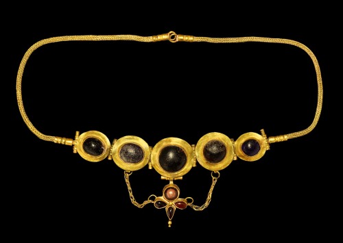 archaicwonder:  Byzantine Gold, Garnet and Glass Necklace, 5th-8th Century ADWith insets of red and 