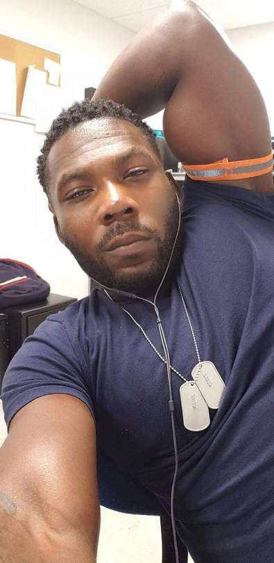 medicnight:  elijah1000:  regisbest2014:    Handsome    Damn bruh fuck!!!!! Sexy ass MF