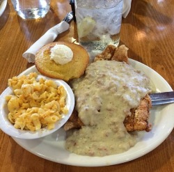 tinyhousedarling:  theinflammablemammal:  afro-arts:Lo-Lo’s Chicken &amp; Waffles  loloschickenandwaffles.com // IG: loloschickenandwaffles  Arizona  CLICK HERE for more black owned businesses!   wait this is ALL FOR BREAKFAST I NEED TO GO I NEED TO