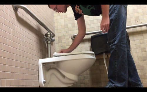 big-gaymer-cock:Hot nerd gives the seat a wipe and takes a dump. Tighty Whities!!!