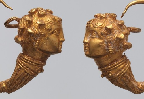Details of gold earrings with maenads (top) and rams’ heads (bottom) Egypt, Ptolemaic Period, 3rd to