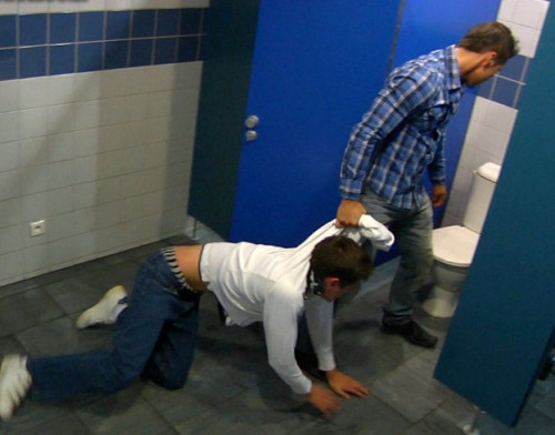gay gloryholes