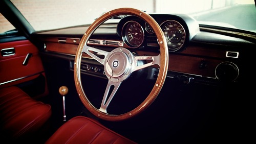 shari-vari:  Mercedes 280 SE Interior 