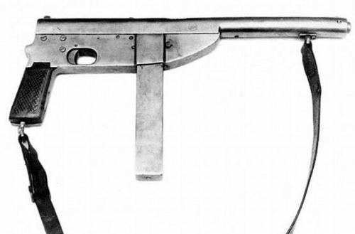 The Bechowiec Submachine Gun,During World War II Poland suffered terribly under German occupation.  