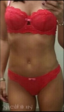 sexyshyexhibitionist:  Not the best pic but, the cutest bra and panty set! Feelin pretty and just maybe a little frisky. Hello Friday!  #shyexhibitionist