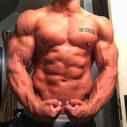 athleticbrutality:  The type of dude who