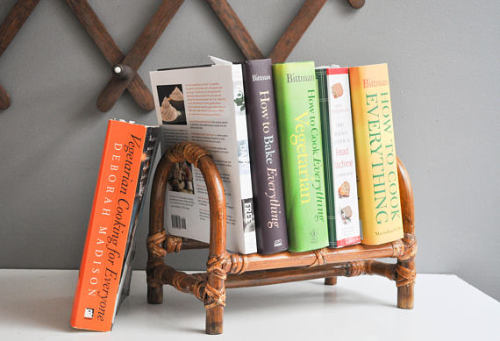 Desktop Bamboo Book Rack //thewhitepepper