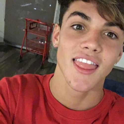 thedolansaintshit: dolan-baby:Grayson and Ethan in red appreciation post. fucj