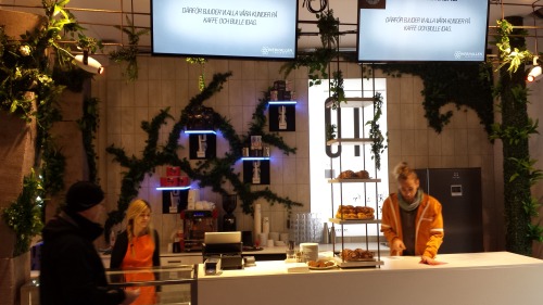 herrvarg: perpetualvelocity: nanxaimer: forte7: nehoninameda: a Portal Café! in stockholm swe