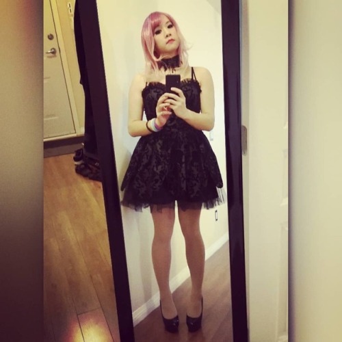 rinsenpai: This old dress fits again. www.instagram.com/p/Bnu4pH3DkKr/?utm_source=ig_tumblr_