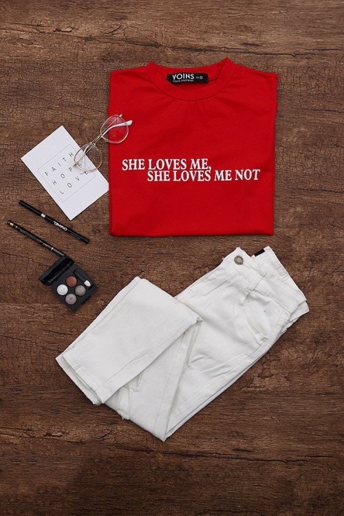 She loves me, she loves me not. I shop here: Top: https://goo.gl/C7gpPb                    Bottom: h