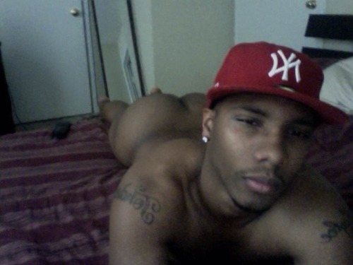 iloveazz89: www.iloveazz89.tumblr.com  To submit pics send them to KIK: TOPJERZEE or email them to t
