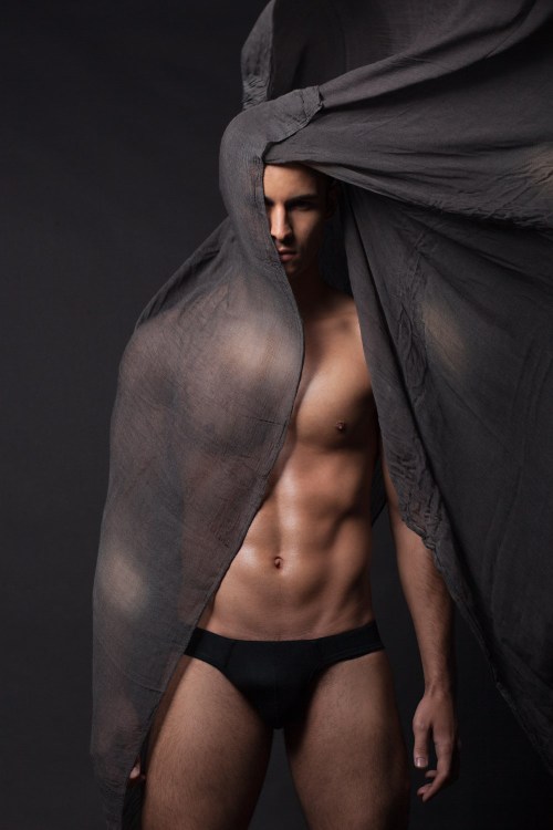 3leapfrogs:  extra0rd1nary-belleza:   Brazilian model Renato Freitas by Alexis Dela Cruz http://extra0rd1nary-belleza.tumblr.com/  •=• •=• •=•