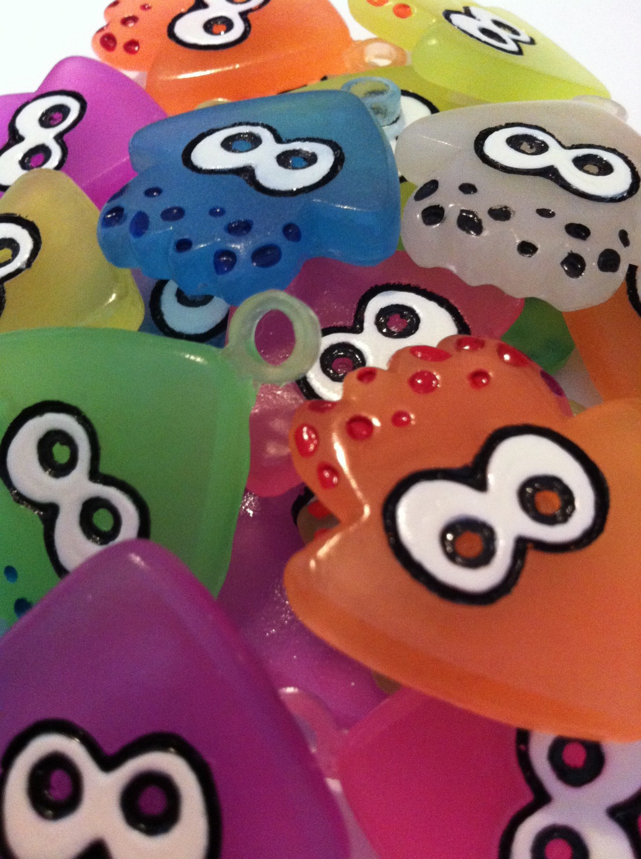 cloesy:  Glow charms are now available in my shop!!! Take a look!! 