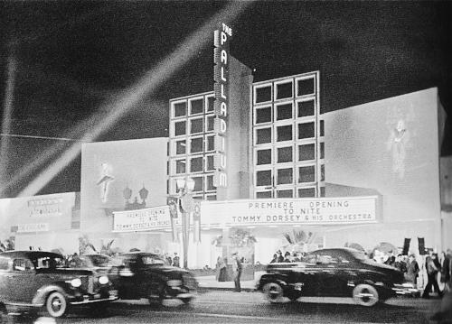 Porn Pics :  Opening night at the Hollywood Palladium