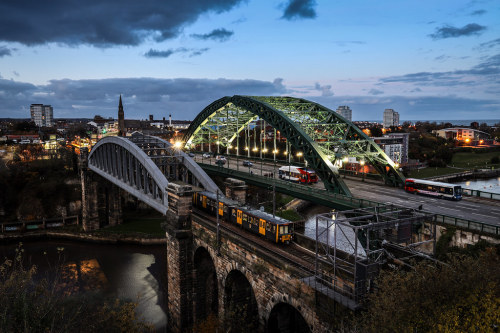 Wearmouth Metro by Andrew Shenton Wearmouth Bridge Tyne & Wear Metro 4074 leads a service to Sou