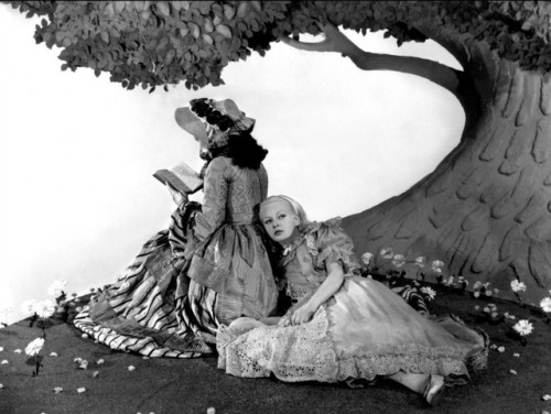 weirdlandtv:French stop-motion/live action film, Alice in Wonderland (1949). With puppets by Lou Bun