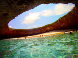 caliboydreams:  Playa Escondida - Islas Marietas,