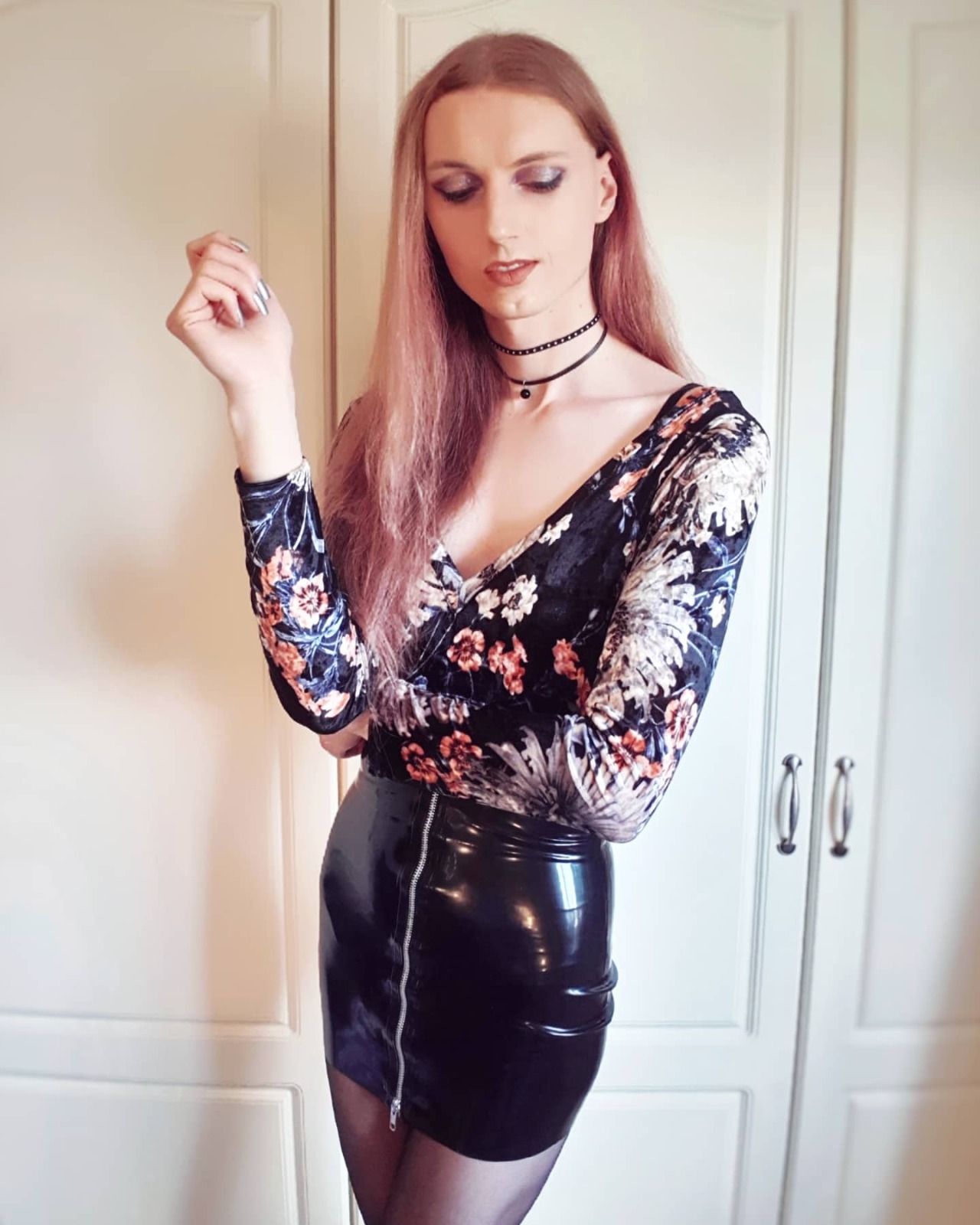 kittykat8311:I love my new @mrwilliamwilde Fame skirt, but I fear it may be a *little* too short for my gargantuan frame 😅🖤
