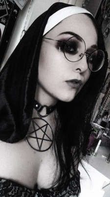 mistress-of-doom: ✝⛧✝  I don’t know why I never posted any of my nun looks… 