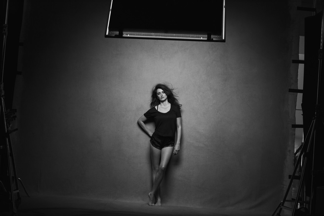 edenliaothewomb:  Penélope Cruz, photographed by Peter Lindbergh for Pirelli Calendar