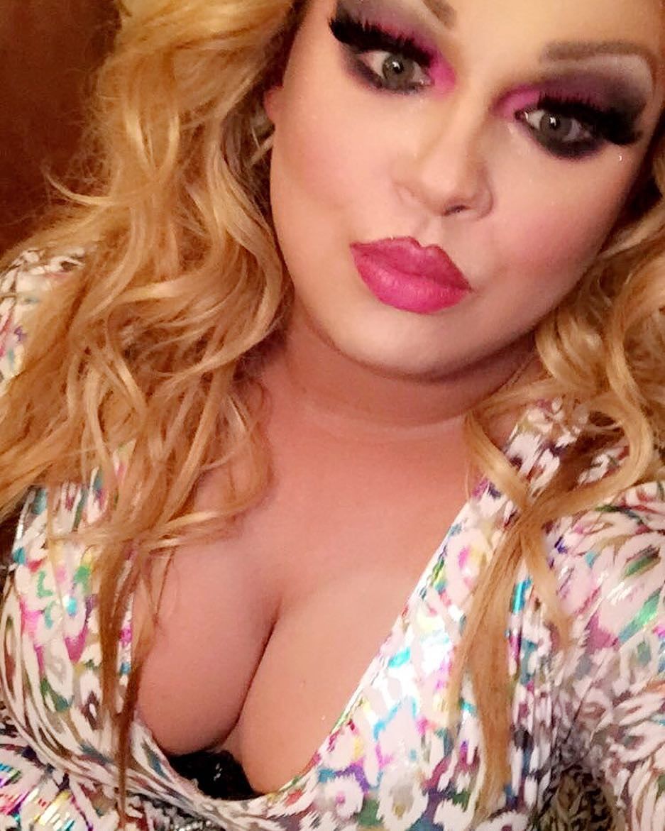 boy-to-girl-transformation:  Drag Queen Diva 