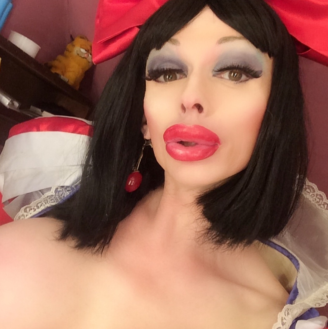taraemory:For those of you who hoped my next photo shoot would tone down the inflated