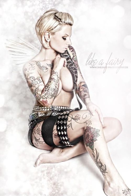 tnttitsntats:  Lilly Van Day